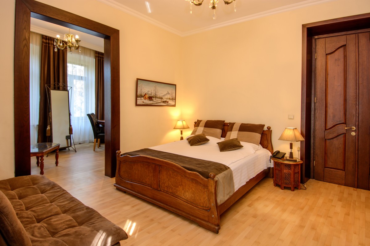 Suite with balcony