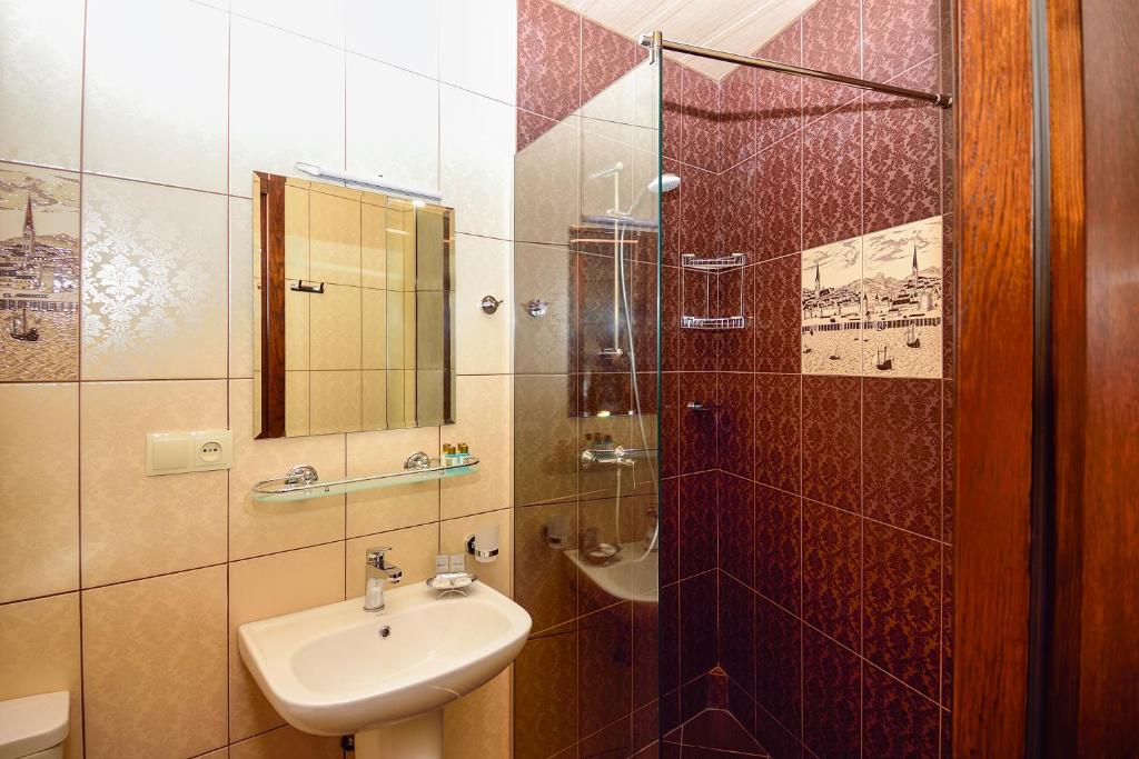 Room with Balcony Bathroom
